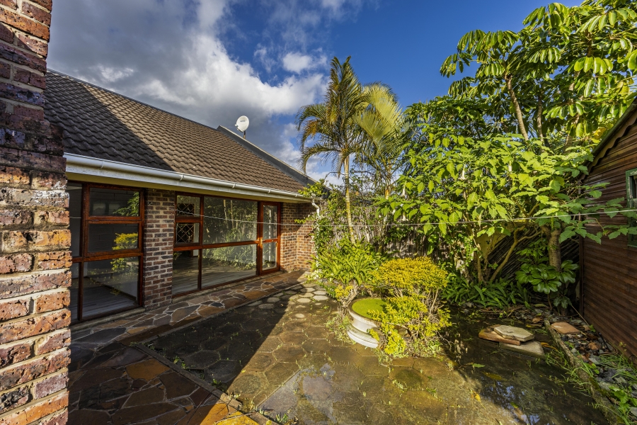 3 Bedroom Property for Sale in Bonza Bay Eastern Cape